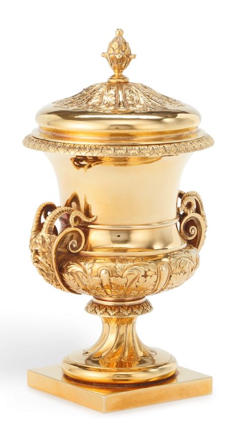 cup ||| sotheby's n09561lot69z5ven Gold Urn, Gold Car, Adam Style, Gold Furniture, Urn Vase, Gold Beauty, Gold Handbags, Antique Vase, Vintage Room