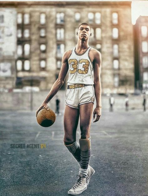 Lew Alcindor, Abdul Jabbar, Basket Nba, Nba Basketball Art, Kareem Abdul, Kareem Abdul Jabbar, Basketball History, School Basketball, Basketball Photography