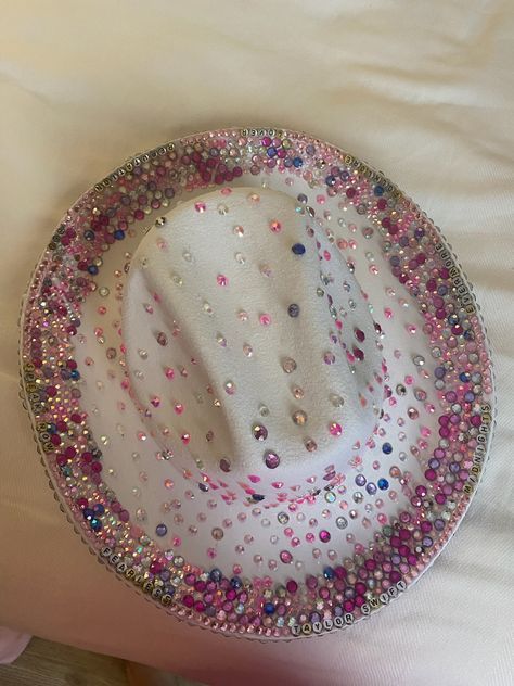 Bedazzling Cowboy Hats, Senior Year Cowboy Hat, Taylor Swift Concert Outfit Cowboy Hat, Cowgirl Hat Taylor Swift, Speak Now Cowboy Hat, Bejewelled Cowboy Hat, Bejeweled Cowboy Hat Taylor Swift, Harry Styles Cowboy Hat Diy, Lover Cowboy Hat