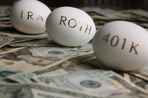 average 401(k) savings Retirement Savings Plan, Traditional Ira, Retirement Fund, Roth Ira, Retirement Income, Investment Accounts, 401k, Dollar Bills, Retirement Accounts