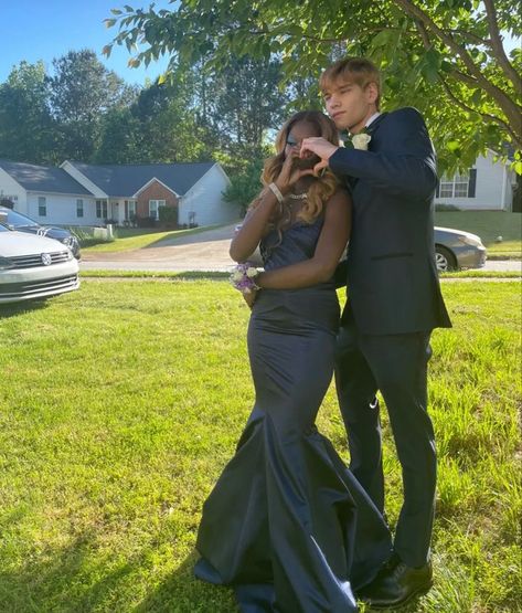 Interracial Prom Couples, Bwwm Prom, Interracial Prom, Prom Usa, Racial Couples, Couple Prom, Interracial Couples Bwwm, Biracial Couples, Dance Aesthetic