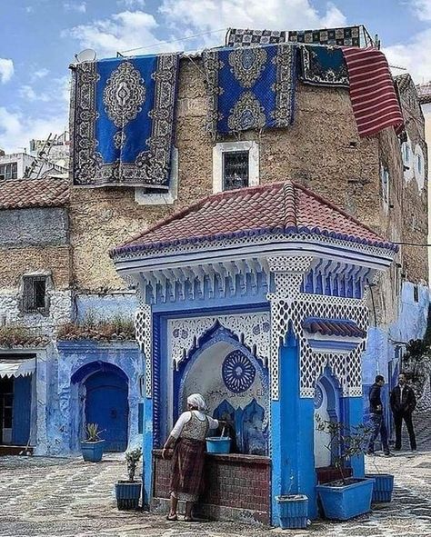 Turismo por Marruecos (Tangier) - 2021 All You Need to Know BEFORE You Go (with Photos) - Tripadvisor Moroccan Building, Morocco Chefchaouen, Chefchaouen Morocco, Moroccan Inspiration, Moroccan Art, Canvas Painting Tutorials, Easy Canvas Painting, Morocco Travel, Blue City