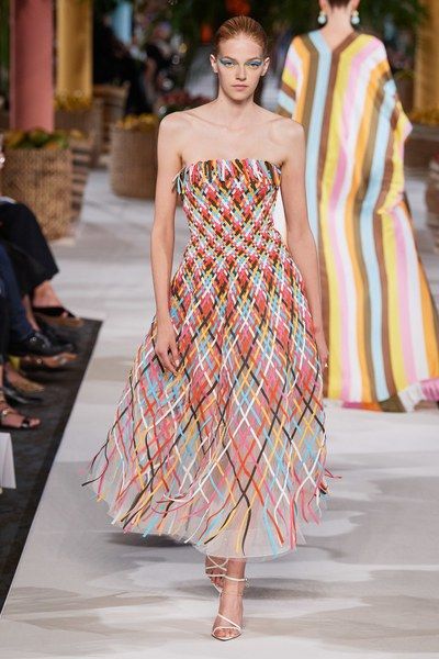 Spring Formal Dresses, Vogue Vintage, Couture Mode, Fashion Weeks, Mode Inspo, Fashion 2020, Emilio Pucci, Fashion Mode, Vogue Paris