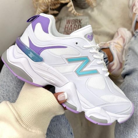 Purple New Balance, Nike Shoes Women Fashion, Fly Fits, Pretty Sneakers, Trendy Shoes Sneakers, Jordan Shoes Girls, Pretty Shoes Sneakers, Kicks Shoes, Shoes Heels Classy