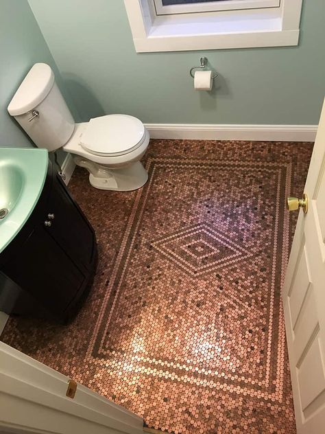 These 4 Home Owners Tiled Their Bathroom Floors With Pennies Penny Floor Bathroom, Penny Floor Designs, Penny Decor, Penny Tile Bathroom Floor, Penny Tiles Bathroom, Penny Backsplash, Penny Tile Floors, Penny Floor, Creative Flooring