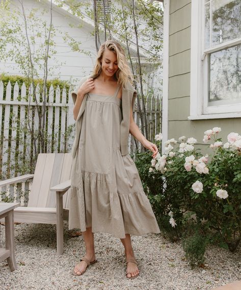 Jenni Kayne Dress, Sky Dress, Sunny Sky, Classic Capsule Wardrobe, Long Slip Dress, Flowy Design, Jenni Kayne, Summer Fashion Dresses, Tent Dress