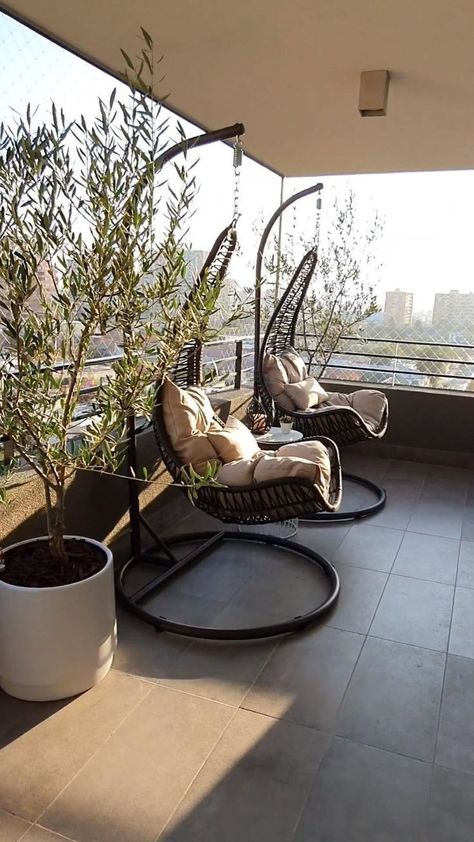 Small Balcony Garden, Modern Balcony, Terrace Decor, Rooftop Terrace Design, Small Balcony Design, Balcony Plants, Luxury House Interior Design, Balcony Furniture, Small Balcony Decor