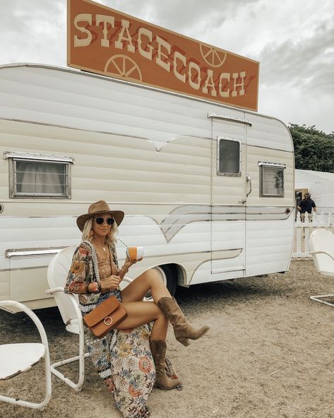 Stagecoach 2023 Outfits, Stage Coach Aesthetic, Under The Big Sky Festival Outfits, Stagecoach Festival Outfits, Country Festival Outfit Summer, Cowgirl Festival Outfit, Stagecoach Outfit Ideas, Stagecoach Fashion, Bluejean Shorts