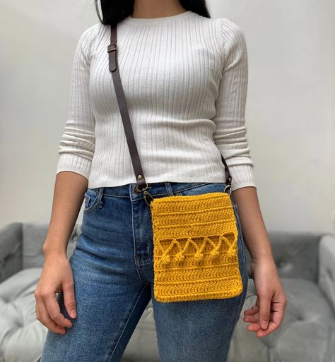 Crochet Pouch Pattern / Phone Sling Bag - KnitcroAddict Sling Bag Crochet, Crochet Phone Bag, Crochet Sling Bag, Crocheted Purse, Zig Zag Crochet, Beau Crochet, Crochet Phone Cases, Crochet Mobile, Purse Pattern