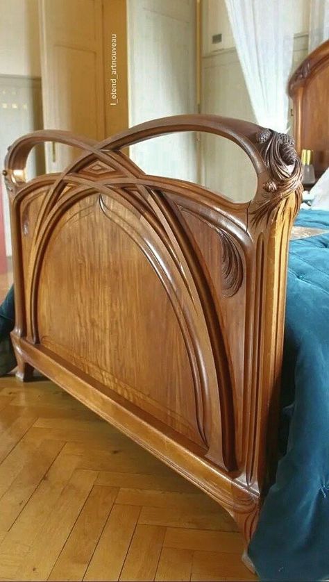 Villa Demoiselle (1908) | Detail of Madame's Carved Bedframe | Reims, France | Photo credit: Aubertin Stephane, 2020 @ "art.nouveau.world" Art Nouveau Headboard, Art Nouveau Bed Frame, Rivendell Aesthetic, Nautilus Art, Art Nouveau Bedroom, Bed Inspo, House Of Leaves, Fantasy Houses, Reims France