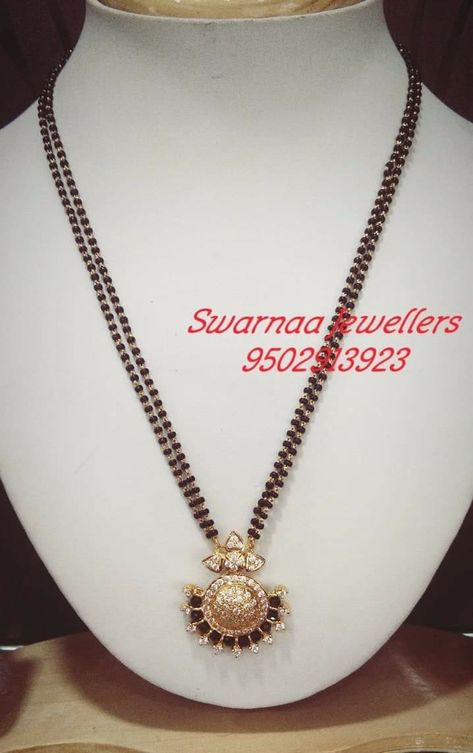 Pendents Gold For Black Beads, Nalla Pusala Danda Designs, Black Beads Pendents, Simple Nallapusalu Designs Gold, Black Beaded Jewelry Indian Gold, Short Black Beads Designs, Latest Black Beads Designs, Gold Jewels Design, Neck Pieces Jewelry