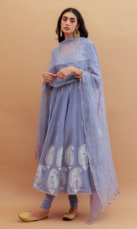 Anarkali Designs, Anarkali Churidar, Lilac Fabric, Printed Anarkali, Traditional Indian Dress, Casual Indian Fashion, Indian Dresses Traditional, Traditional Indian Outfits, Trendy Dress Outfits