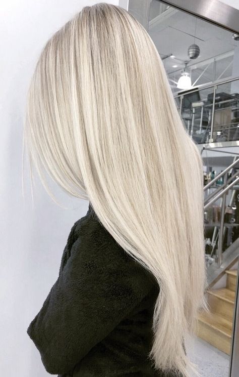 Full Color Blonde Vs Highlights, Light Blonde With Highlights, Full Bleached Hair, Long Light Blonde Hair, Swedish Blonde Hair, Hair Dye Blonde, Buttery Blonde Hair, Layered Haircuts Bob, Bright Blonde Highlights