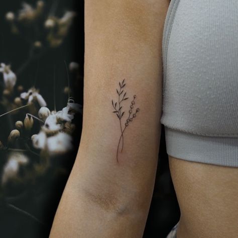 Minimal Flower Tattoos For Women, Simple Dainty Flower Tattoo, Flowers Above Elbow Tattoo, Women Biceps Tattoo, Small Tatooe Ideas For Women Arm, Wildflower Tattoo Placement Ideas, Flower Tattoo Bicep Women, Handwriting Tattoo Placement Arm, Women Small Arm Tattoo