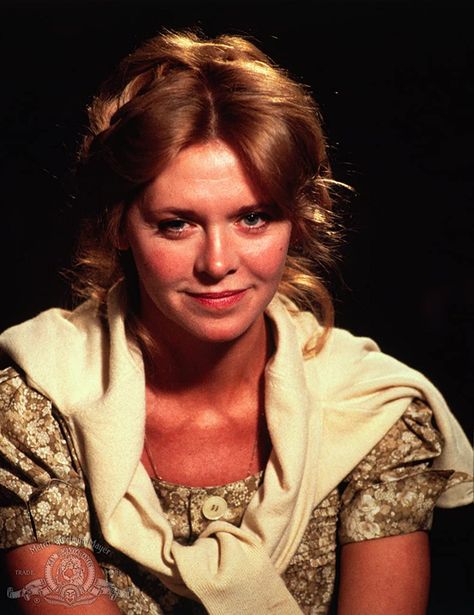 Melinda Dillon 70s Actors, Melinda Dillon, Abducted By Aliens, The Muppet Movie, Dorothy Day, Cateye Glasses, Vintage Actresses, Catholic Women, Elizabeth Montgomery