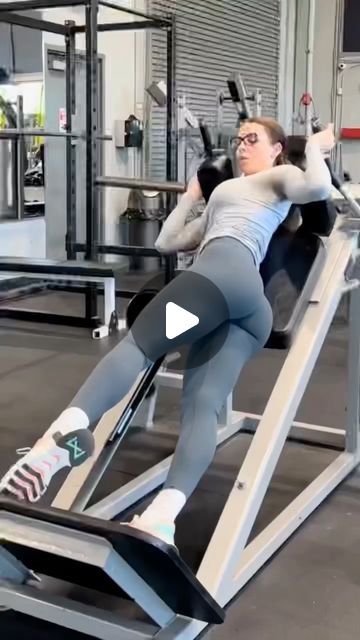 Side Hips Exercises, Legs And Back Workout Gym, Hip Thrusters Workout, Glute Bridge Machine, Mens Glute Workout, Glute Excersice Women, Lower Glute Workout, Side Glute Workout, Glute And Leg Workout