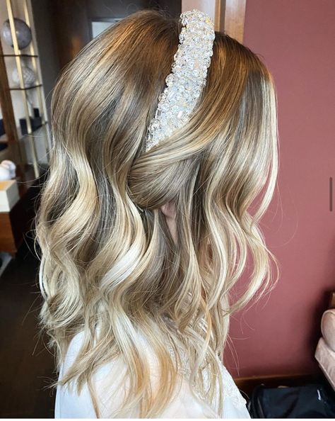 Bridal Style with loose, but polish beach waves and rhinestone headband for extra glam. #ShopStyle #MyShopStyle #LooksChallenge #Beauty #Lifestyle #TrendToWatch #bridal #bridalhair #wedding #bride #bridallook #hairstyle #beachwaves #beautytrends Hairstyles For Christmas, Christmas Party Hair, Elegant Braids, Headband Curls, Wedding Curls, Bridal Head Piece, Christmas Party Hairstyles, Bridal Hair Down, Wedding Hair Headband