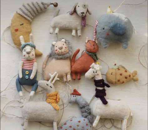 Christmas Toys Handmade, Hand Made Toys, Hand Sewn Stuffed Animals, Sewn Stuffed Animals, Cloth Toys, Handmade Kids Toys, Handmade Animals, Handmade Stuffed Toys, Handmade Stuffed Animals