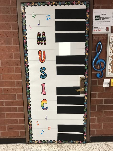 Music Room Door Ideas, Music Class Decor, Music Door Decorations, Music Room Door, Music Room Christmas Door, Music Classroom Door, Music Room Door Decorations, Winter Music Classroom Door, Music Class Door Decor