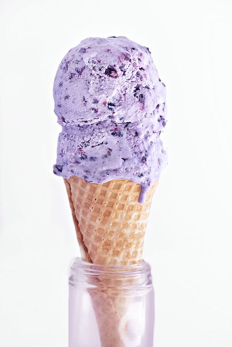 Blackberry Lavender, Ice Cream Wallpaper, Lavender Ice Cream, Ice Cream Sandwich Cake, Purple Food, Ice Cream Sprinkles, Yummy Ice Cream, Love Ice Cream, Cream Aesthetic