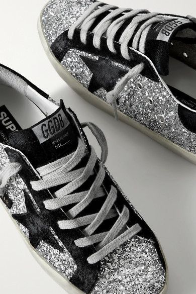 Paris Mode, Golden Goose Sneakers, Shoe Inspo, Golden Goose Shoes, Golden Goose Deluxe Brand, Trending Sneakers, Stockholm Fashion, Swag Shoes, Mode Inspo