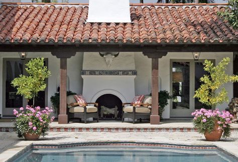 PREMIER Home Design & Decor: Designer spotlight, Mantels | San Diego Premier Spanish Colonial Homes, Spanish Bungalow, Hacienda Style Homes, Spanish Modern, Mexico House, Pergola Ideas, Stucco Homes, Mediterranean Style Homes, Mediterranean Home Decor