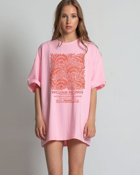 Retro Flower Shirt Trendy Graphic Tee Comfort Colors Vintage Floral Shirt William Morris Botanical Art Tshirt Aesthetic Tops Boho Summer Tee Aesthetic Tops, Tshirt Aesthetic, Vintage Floral Shirt, Art Tshirt, Graphic Tee Outfits, Trendy Graphic Tees, Aesthetic Clothing, Cool Graphic Tees, Tshirt Art