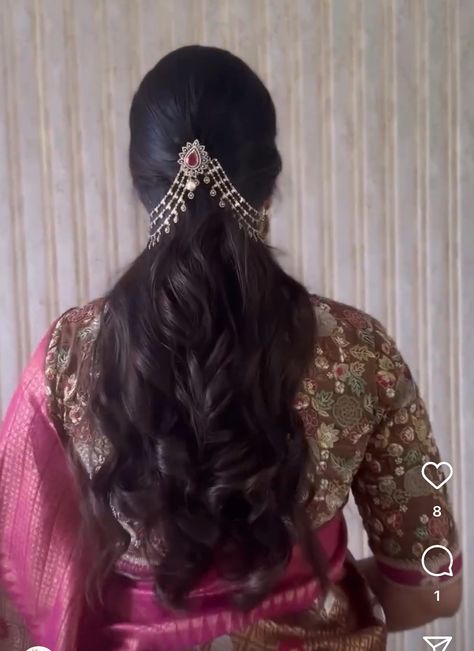 Half Open Hairstyles Indian, French Plait Hairstyles Indian Wedding, Traditional Dress Hairstyle, Jada Billalu Designs, Traditional Bun Hairstyles For Saree, Hair Styles For Sarees Indian, Open Hair Hairstyles Wedding, Unique Indian Wedding Garland, Hairstyle Jewellery