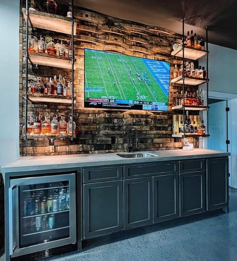 Sports Bar Room Ideas In House, Garage Man Cave Bar Ideas, Cabin Game Room Ideas, Basement Wine Bar Ideas, Speakeasy Garage Ideas, Man Cave With Pool Table And Bar, Small Billiard Room Ideas, Pool Table Basement Bar Areas, Pub Back Bar Design