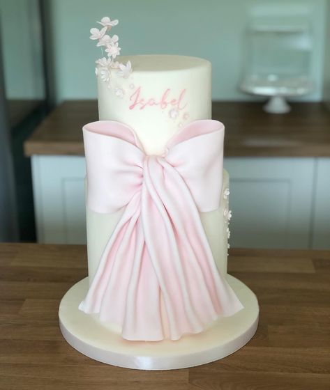 Pink Bow Cake Design, Coquette Baby Shower Cake, Pink Bow Baby Shower Cake, Bow Baby Shower Cake, Double Birthday Cake, 18th Party Ideas, Coquette Birthday, Quince Cake