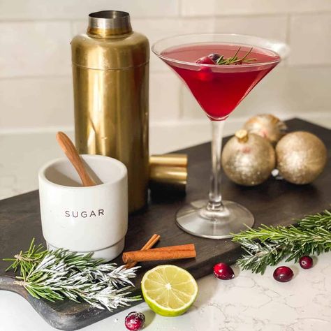 Cosmo Recipe, Cinnamon Simple Syrup, Rosemary Simple Syrup, Festive Drinks, Cranberry Juice, Adult Drinks, Simple Syrup, Cinnamon Sticks, Simple Christmas