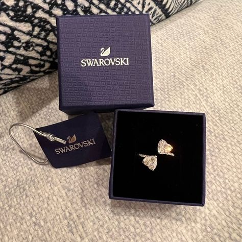 Swarovski Attract Soul Heart Ring Rhodium Size 55 Swarovski Promise Ring, Swarovski Ring Aesthetic, Svarowski Jewelry, Swarovski Rings, Swarovski Jewelry Rings, Swarovski Heart, Expensive Jewelry Luxury, Swarovski Ring, Wrist Jewelry