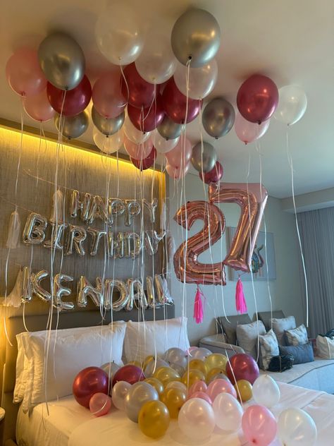 27th Birthday Ideas For Women, 27th Birthday Ideas, 27th Birthday Decorations, Easy Room Decor Ideas, Decoration Ideas Birthday, Easy Room Makeover, Decorate Birthday Party, 27 Birthday Ideas, Birthday Decoration Ideas At Home