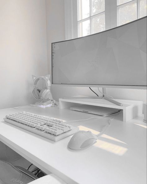 Gaming Room Setup White, White Computer Aesthetic, All White Computer Setup, White Desk Set Up, White Computer Setup, All White Gaming Setup, Cute Gaming Setup White, White Setup Gaming, White Gaming Pc Setup