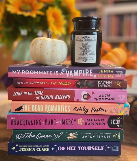 My Roommate Is A Vampire Book, My Roommate Is A Vampire, Fall Stories, Fall Tbr, Satisfying Pics, Books Spicy, Reader Aesthetic, October Mood, Fall Books