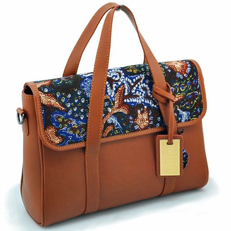 Elegant Batik Bag With Indonesian ... Batik Bags Ideas, Batik Bag, Tote Bag Batik, Batik Pattern Indonesian Simple, Batik Viscose, Batik Fashion, Batik Design, Traditional Fabric, Beauty Shoot