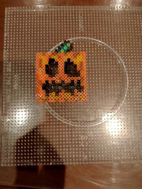 Hama Beads Minecraft, Hama Beads, Diy Halloween, Halloween Diy, Superhero Logos, Minecraft, Arts And Crafts, Beads, Halloween