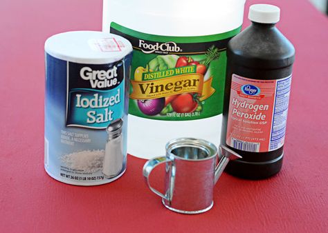 Make shiny things look vintage with this easy to make rust "recipe" using only 3 simple ingredients. Homemade Liquid Dishwasher Detergent, Detergent Recipe, Homemade Items, Homemade Cleaners, Metal Etching, Dirty Dishes, Dishwasher Soap, Extreme Couponing, Dishwasher Detergent