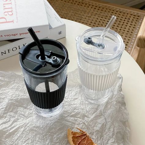 Eco-friendly glass straw water cup silicone protective sleeve glass coffee cup tumbler with lid Glass Straw Cup, Coffee Cup With Lid, Clear Tumblers, Tea Tumbler, Thermos Flask, Drinks Tumbler, Glass Coffee Cups, Cool New Gadgets, Thermos Cup