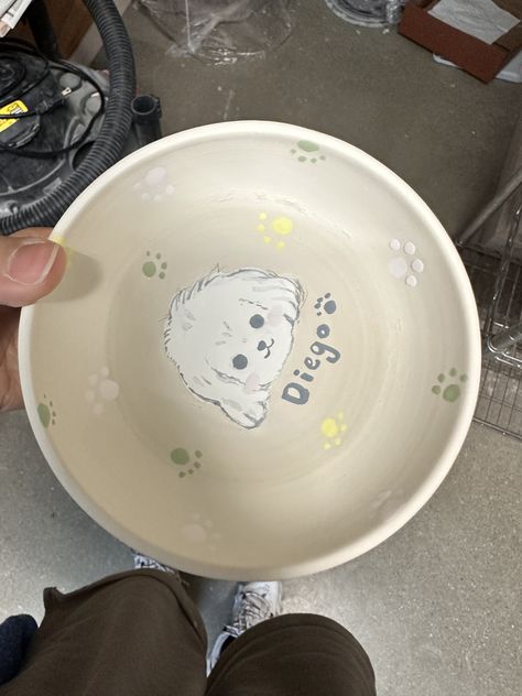 Just finished this custom pet ceramic bowl for Diego! look at that smile he's giving us. What a handsome boy! 😄🐾 #CustomPetBowl #HandmadeCeramic #PetDining #SmilingDiego #HandcraftedGoodness #PetLove" Ceramic Painting Dog Bowl, Dog Bowl Painting, Ceramic Dog Bowl Painting Ideas, Bowl Painting Ideas, Bowl Painting, Pet Ceramic, Ceramic Dog Bowl, Ceramic Dog, Dog Feeder