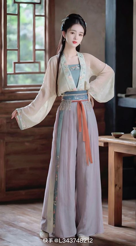 Lotus Hanfu, Russia Outfit, Chinese Historical Fashion, Fairy Life, Fashion Studies, Japanese Princess, Army Clothes, Drama Songs, Native Style