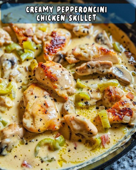 Creamy Pepperoncini Chicken Skillet Pepperchini Chicken, Curry Wings Recipe, Pepperoncini Chicken, December Recipes, Southern Fried Cabbage, Bacon Fried Cabbage, Chicken Skillet, Cabbage And Bacon, Creamy Rice