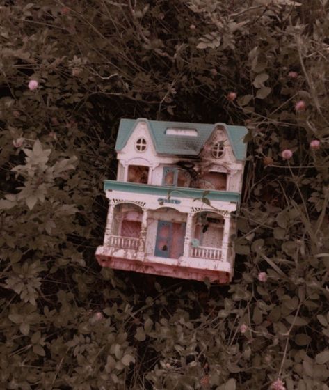 Cry Baby Album, Melanie Martinez Cry Baby, Dollhouse Melanie, Melanie Martinez Dollhouse, Dark Fairy Core, Creepy Cute Aesthetic, Sentimental Circus, Sweet Sixteen Birthday Party Ideas, Alice Tea Party