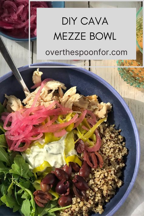 Greek Quinoa Bowl, Greek Bowl, Quinoa Bowls Healthy, Mediterranean Chicken Bowl, Greek Quinoa, Healthy Bowls Recipes, Power Bowl, Healthy Bowls, Quinoa Bowl