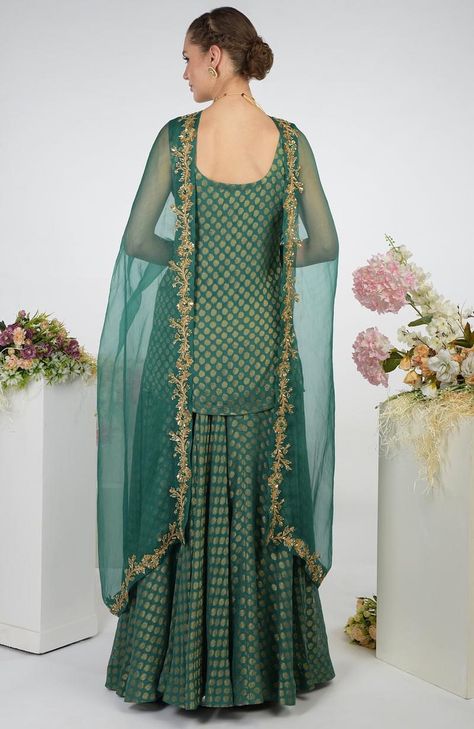 Gharara Designs Pakistani Bridal, Gharara Pakistani, Designer Lehnga Choli, Gharara Designs, Designer Dresses Elegant, Plazzo Suits, Boutique Suits, Bottle Green, Indian Outfits