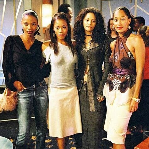 Joan Clayton Style Girlfriends, Girlfriends Outfits, Queen Status, Black Couture, Fashion Collection Inspiration, 2000s Fashion Trends, Black 90s, 90s Inspired Outfits, 90s Tv