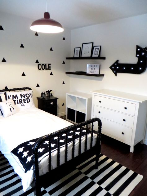 Black And White Toddler Room Boy, Girls Black And White Bedroom, Black And White Toddler Room, Black And White Boys Bedroom, Black And White Girls Room, Black And White Kids Bedroom, Boys Black And White Bedroom, Black And White Boys Room, Black And White Kids Room