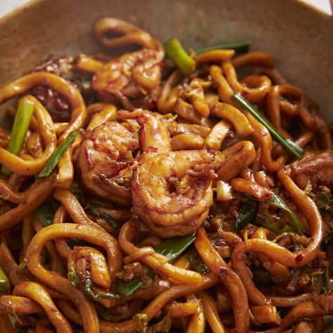 Garlic Shrimp Hokkien Noodles 04 Stir Fried Hokkien Noodles, Hokkien Noodles Recipe Chicken, Fish And Noodles Recipes, Shrimp Ramen Stir Fry, Asian Shrimp Noodles, Shrimp And Noodle Recipes, Garlic Noodles With Shrimp, Hokkien Noodles Recipe, Shrimp Noodles Recipes