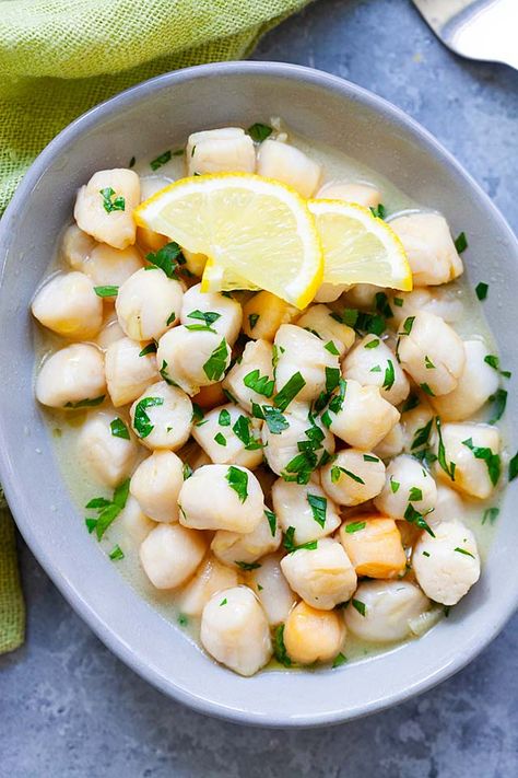 Lemon Butter Sauteed Scallops (Done in 10 Minutes!) - Rasa Malaysia Scallops Dinner, Recipes With Lemon, Best Scallop Recipe, Bay Scallop Recipes, Scallop Recipes Healthy, Scallops Recipes, Cook Scallops, Easy Scallop Recipes, Sauteed Scallops