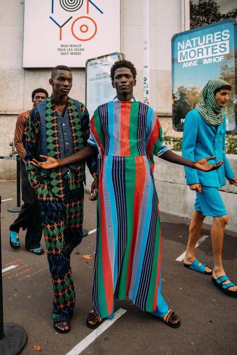 African Street Style, Mens Street Style Summer, Fashion Collection Inspiration, Urban Fashion Trends, Evolution Of Fashion, The Best Street Style, Marine Serre, Fashion Images, Cool Street Fashion